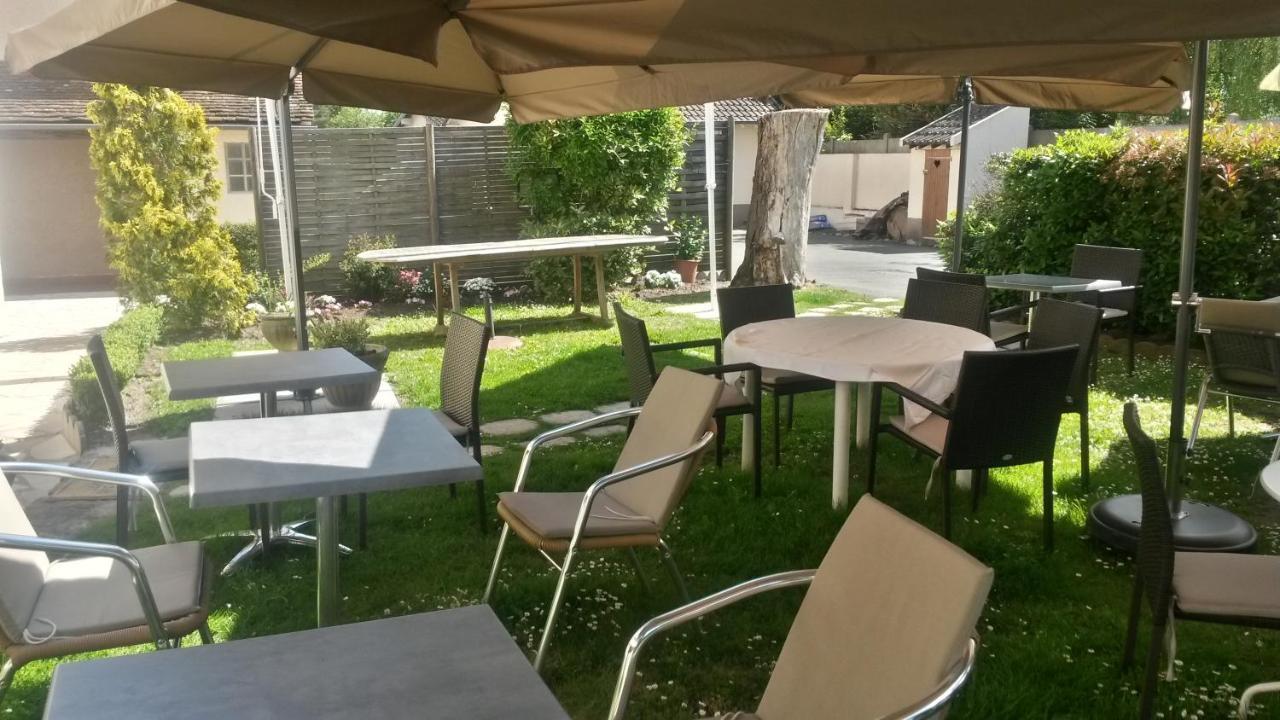Auberge La Renaissance Asnières-sur-Oise Exterior foto